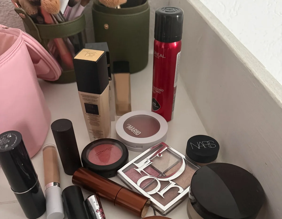 Ličila in make-up izdelki – Draga Lepotera